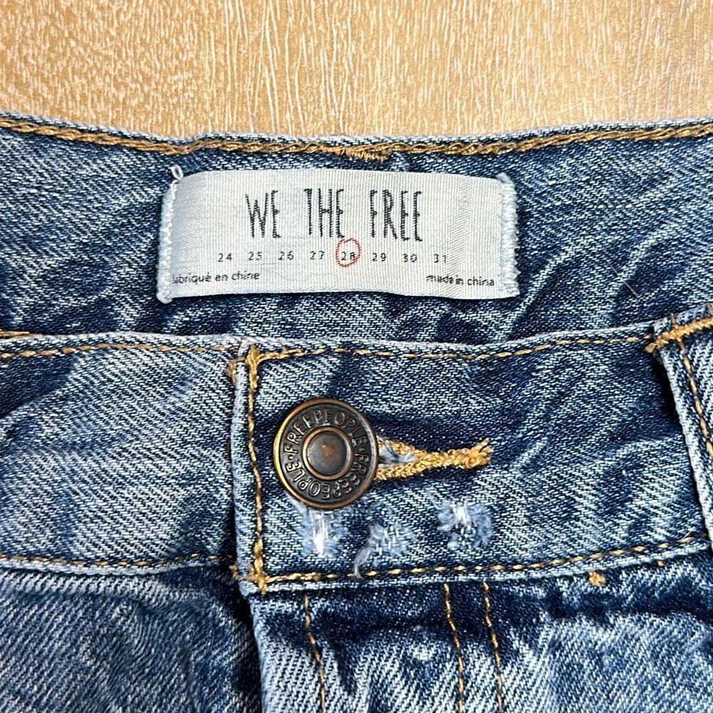 Free People Embroidered Ripped Shorts‎ - Picture 5 of 8
